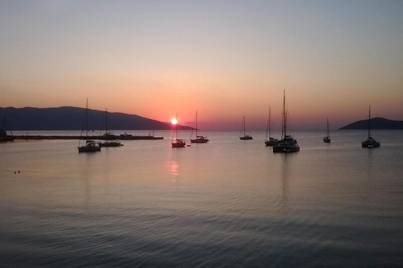 Sunrise Bay Apts Agia Efimia ภายนอก รูปภาพ